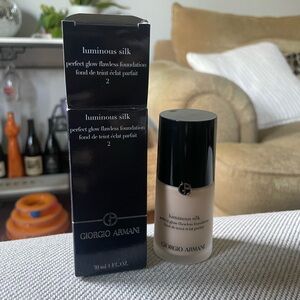 Luminous Silk Foundation - NEW - Giorgio Armani